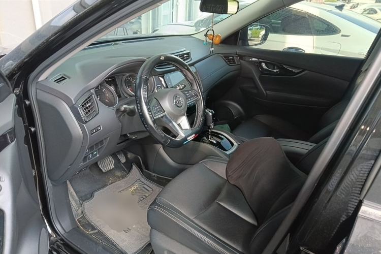 Used Nissan X-Trail 2023 Classic 2.0L Two-Wheel Drive Smart Connect & Comfort Edition Driver Seat