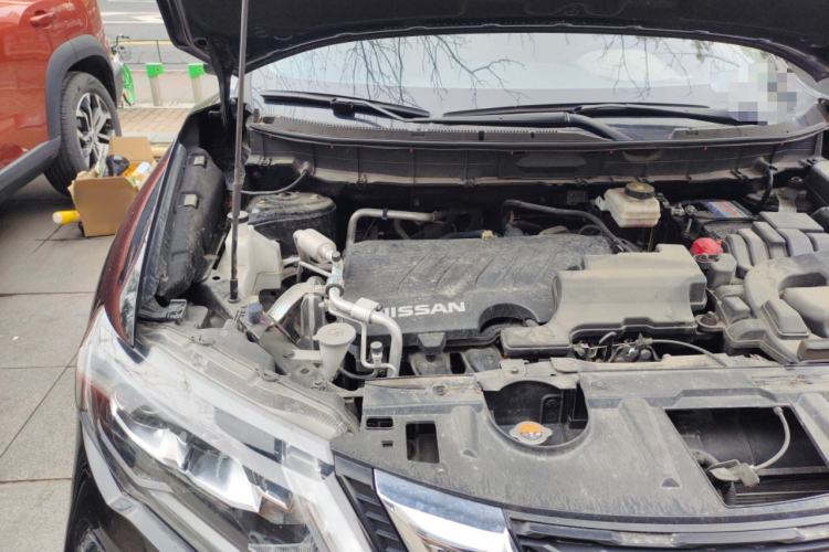 Used Nissan X-Trail 2023 Classic 2.0L Two-Wheel Drive Smart Connect Premium Edition Engine Bay Right