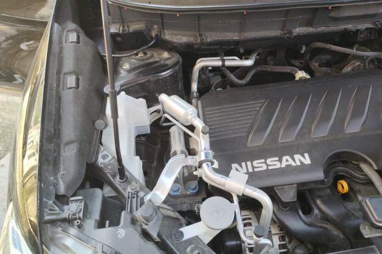 Used Nissan X-Trail 2023 Classic 2.0L Two-Wheel Drive Smart Connect Premium Edition Engine Bay Right