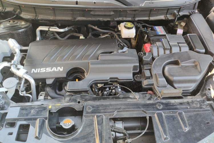 Used Nissan X-Trail 2023 Classic 2.0L Two-Wheel Drive Smart Connect Premium Edition Engine Bay