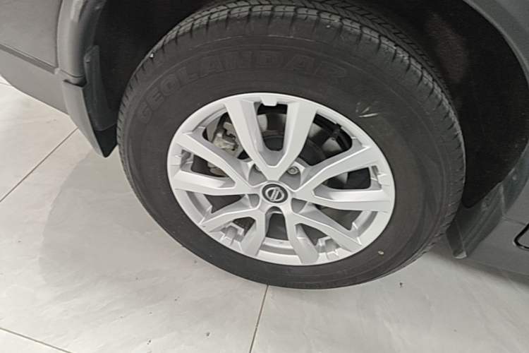 Used Nissan X-Trail 2023 Classic 2.0L Two-Wheel Drive Smart Connect Premium Edition Exterior 1