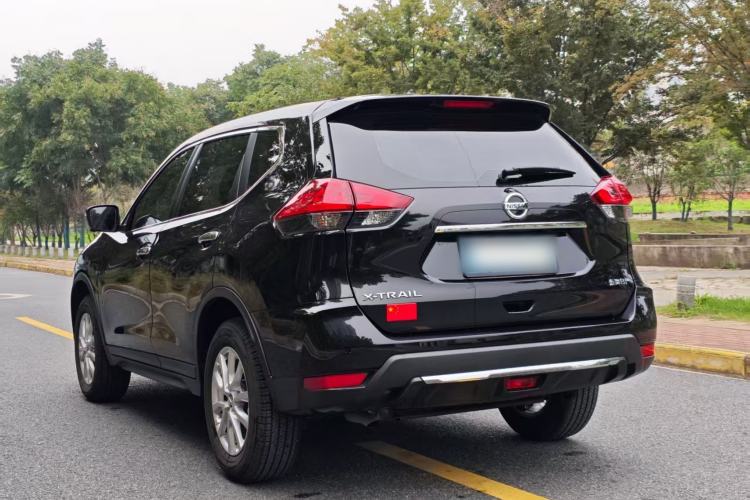 Used Nissan X-Trail 2023 Classic 2.0L Two-Wheel Drive Smart Connect Premium Edition Exterior 2