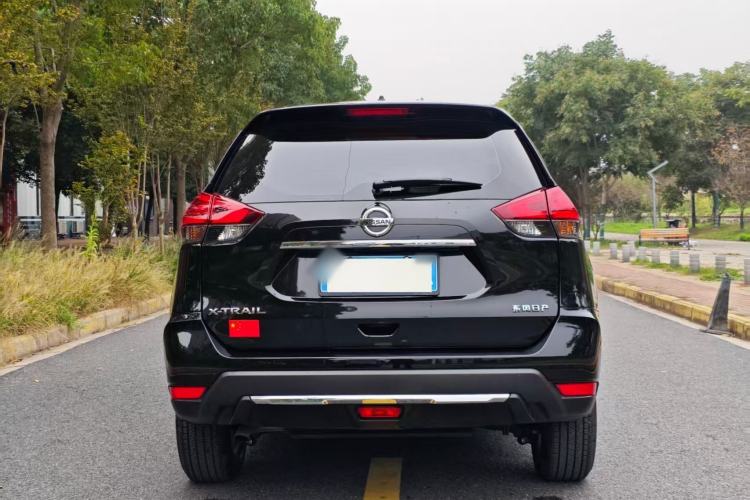 Used Nissan X-Trail 2023 Classic 2.0L Two-Wheel Drive Smart Connect Premium Edition Exterior 3