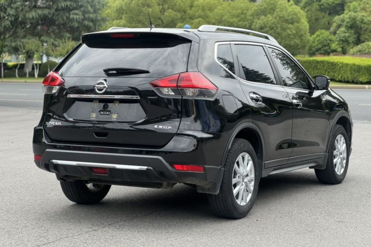 Used Nissan X-Trail 2023 Classic 2.0L Two-Wheel Drive Smart Connect Premium Edition Exterior 3