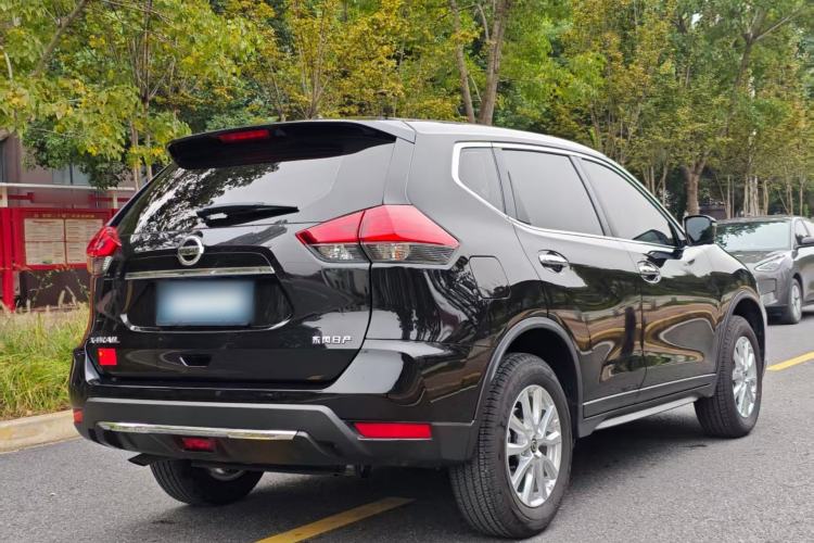 Used Nissan X-Trail 2023 Classic 2.0L Two-Wheel Drive Smart Connect Premium Edition Exterior 4