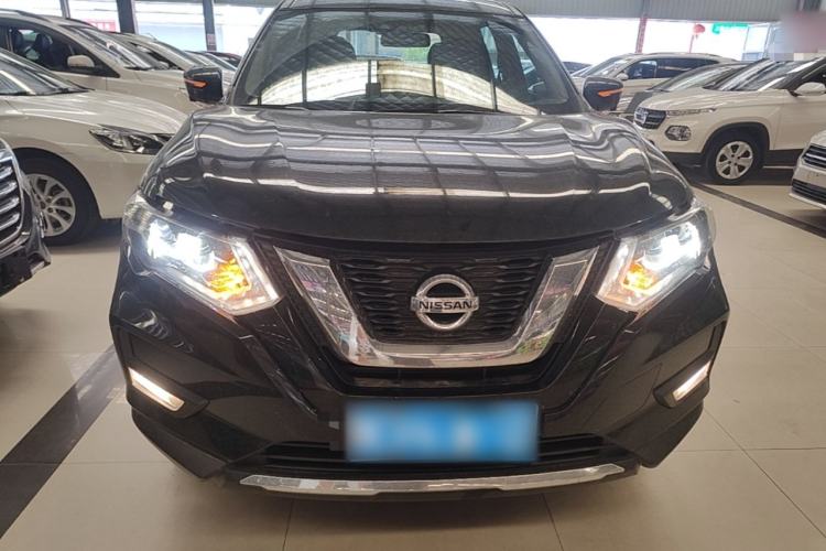 Used Nissan X-Trail 2023 Classic 2.0L Two-Wheel Drive Smart Connect Premium Edition Front