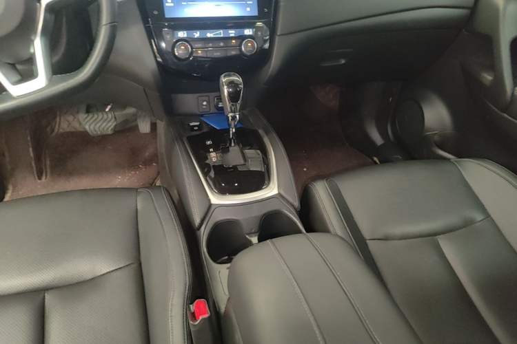 Used Nissan X-Trail 2023 Classic 2.0L Two-Wheel Drive Smart Connect Premium Edition Gear Lever