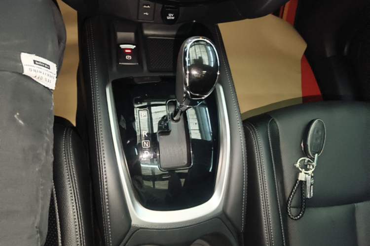Used Nissan X-Trail 2023 Classic 2.0L Two-Wheel Drive Smart Connect & Comfort Edition Gear Lever