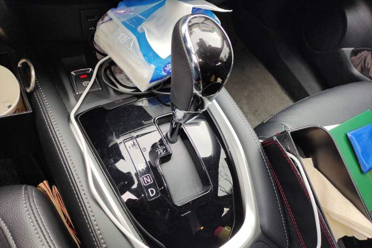 Used Nissan X-Trail 2023 Classic 2.0L Two-Wheel Drive Smart Connect Premium Edition Gear Lever