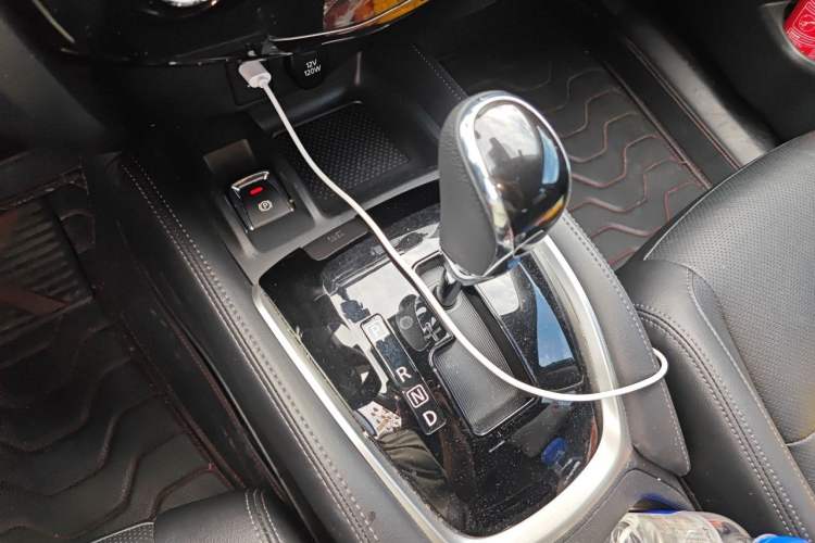 Used Nissan X-Trail 2023 Classic 2.0L Two-Wheel Drive Smart Connect & Comfort Edition Gear Lever