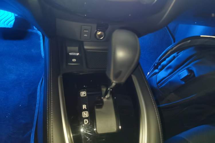 Used Nissan X-Trail 2023 Classic 2.0L Two-Wheel Drive Smart Connect Premium Edition Gear Lever