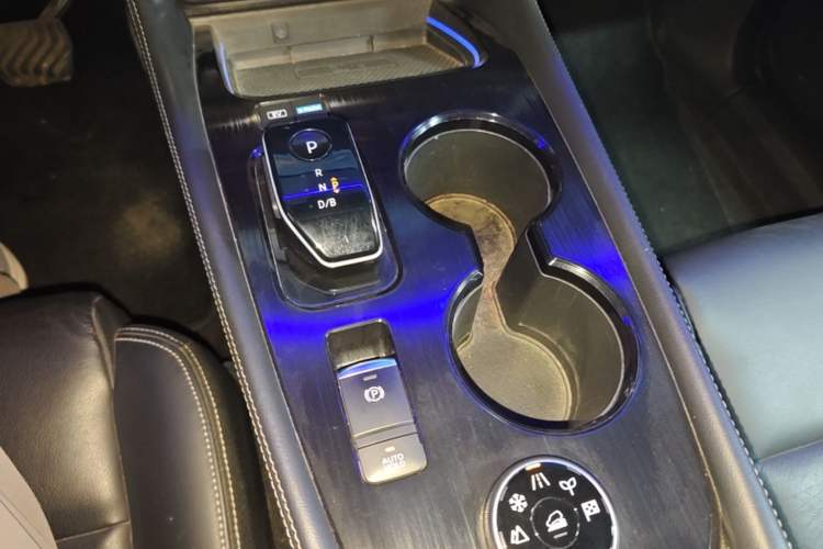Used Nissan X-Trail 2023 e-POWER Ultra-Hybrid Dual-Motor All-Wheel-Drive Supreme Edition Gear Lever