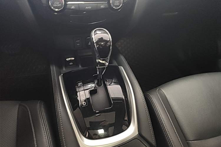 Used Nissan X-Trail 2023 Classic 2.0L Two-Wheel Drive Smart Connect Premium Edition Gear Lever