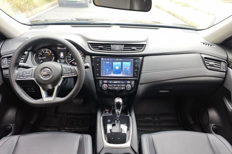 Used Nissan X-Trail 2023 Classic 2.0L Two-Wheel Drive Smart Connect Premium Edition Interior 1