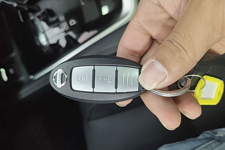 Used Nissan X-Trail 2023 Classic 2.0L Two-Wheel Drive Smart Connect Premium Edition Interior 1