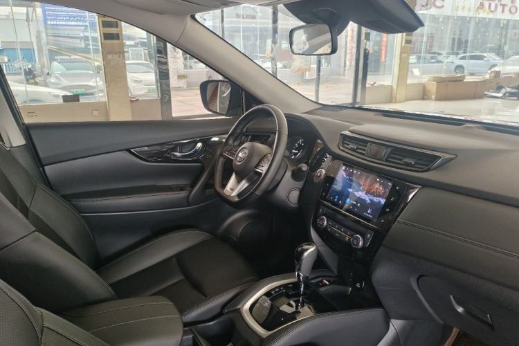 Used Nissan X-Trail 2023 Classic 2.0L Two-Wheel Drive Smart Connect & Comfort Edition Interior 10