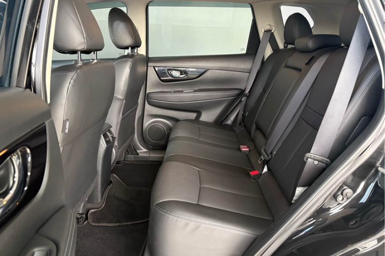 Used Nissan X-Trail 2023 Classic 2.0L Two-Wheel Drive Smart Connect Premium Edition Interior 2