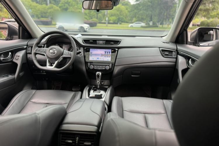 Used Nissan X-Trail 2023 Classic 2.0L Two-Wheel Drive Smart Connect Premium Edition Interior 3