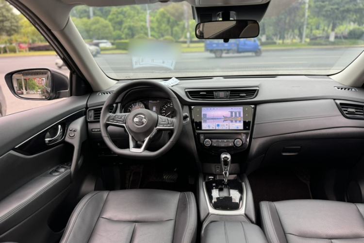 Used Nissan X-Trail 2023 Classic 2.0L Two-Wheel Drive Smart Connect Premium Edition Interior 4