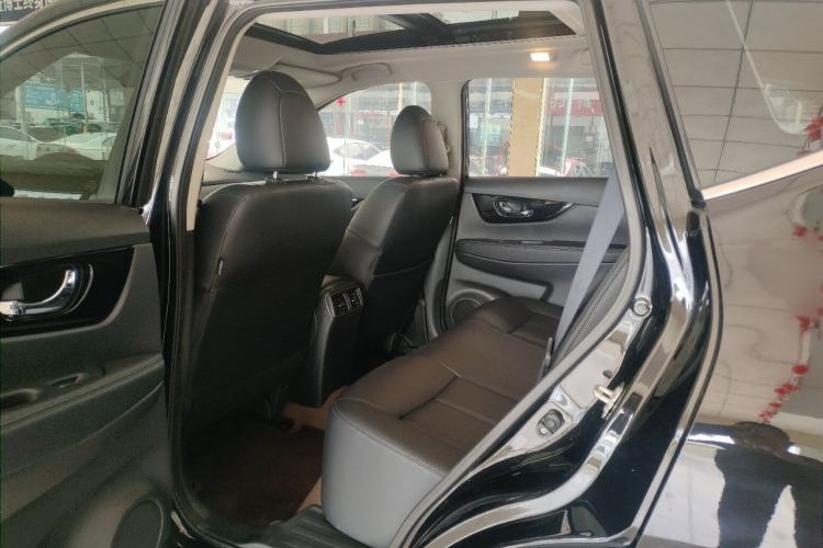Used Nissan X-Trail 2023 Classic 2.0L Two-Wheel Drive Smart Connect & Comfort Edition Interior 5