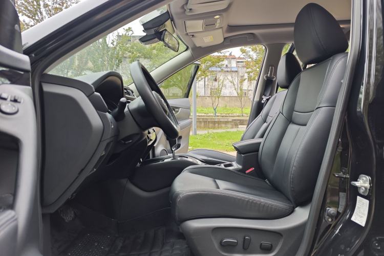 Used Nissan X-Trail 2023 Classic 2.0L Two-Wheel Drive Smart Connect Premium Edition Interior 5