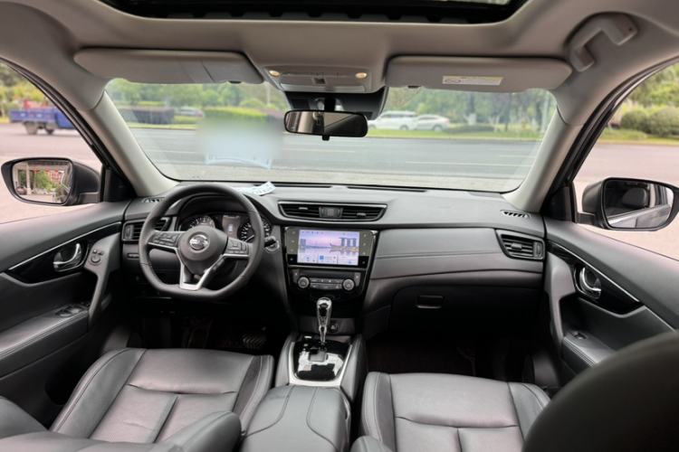 Used Nissan X-Trail 2023 Classic 2.0L Two-Wheel Drive Smart Connect Premium Edition Interior 5