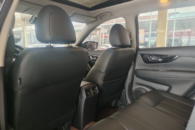Used Nissan X-Trail 2023 Classic 2.0L Two-Wheel Drive Smart Connect & Comfort Edition Interior 6