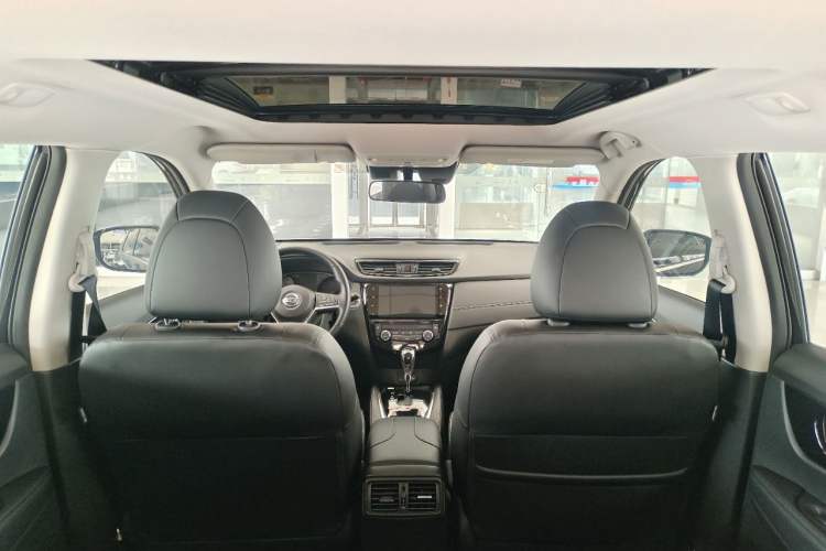 Used Nissan X-Trail 2023 Classic 2.0L Two-Wheel Drive Smart Connect & Comfort Edition Interior 8