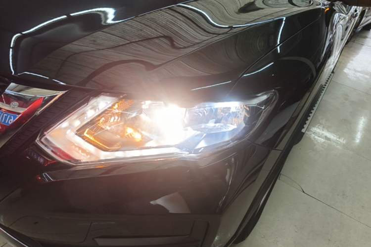 Used Nissan X-Trail 2023 Classic 2.0L Two-Wheel Drive Smart Connect & Comfort Edition Left Front Headlight