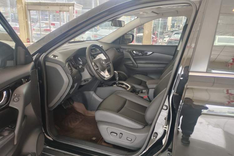 Used Nissan X-Trail 2023 Classic 2.0L Two-Wheel Drive Smart Connect & Comfort Edition Left Front Seat