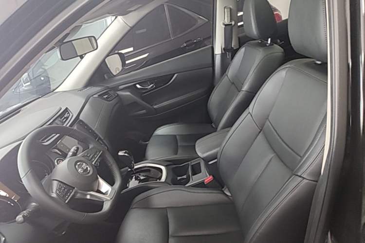 Used Nissan X-Trail 2023 Classic 2.0L Two-Wheel Drive Smart Connect Premium Edition Left Front Seat