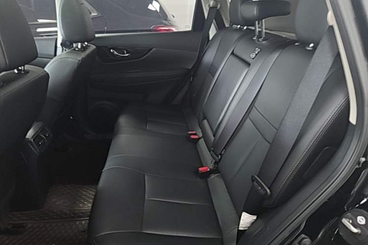 Used Nissan X-Trail 2023 Classic 2.0L Two-Wheel Drive Smart Connect Premium Edition Left Rear Seat