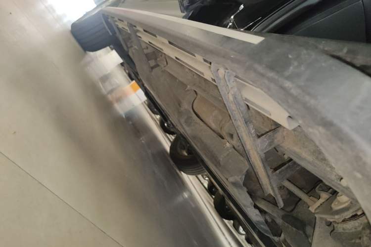 Used Nissan X-Trail 2023 Classic 2.0L Two-Wheel Drive Smart Connect Premium Edition Left Side Sill