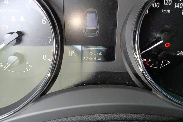Used Nissan X-Trail 2023 Classic 2.0L Two-Wheel Drive Smart Connect & Comfort Edition Odometer Close Up