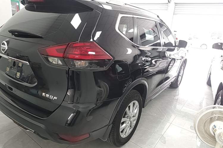 Used Nissan X-Trail 2023 Classic 2.0L Two-Wheel Drive Smart Connect Premium Edition Rear Right 45 Deg
