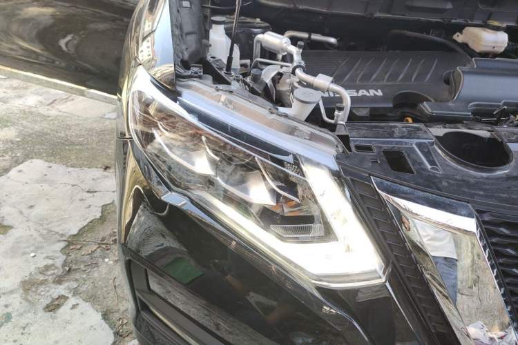 Used Nissan X-Trail 2023 Classic 2.0L Two-Wheel Drive Smart Connect Premium Edition Right Front Headlight