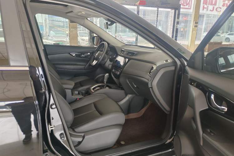Used Nissan X-Trail 2023 Classic 2.0L Two-Wheel Drive Smart Connect & Comfort Edition Right Front Seat