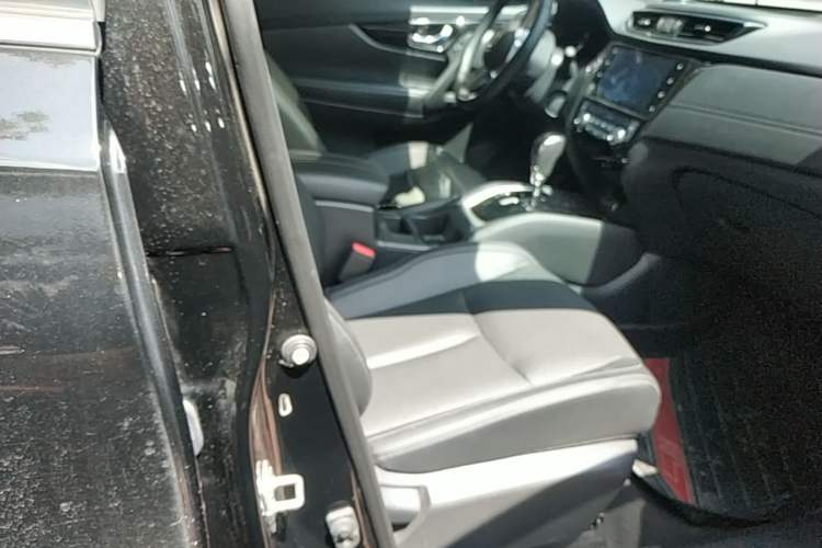 Used Nissan X-Trail 2023 Classic 2.0L Two-Wheel Drive Smart Connect & Comfort Edition Right Front Seat