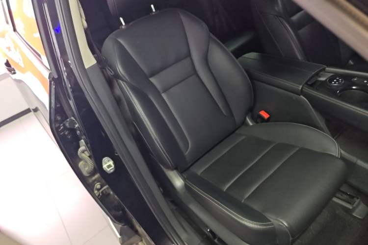 Used Nissan X-Trail 2023 e-POWER Ultra-Hybrid Dual-Motor All-Wheel-Drive Supreme Edition Right Front Seat