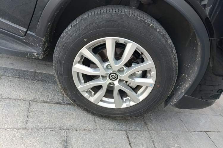 Used Nissan X-Trail 2023 Classic 2.0L Two-Wheel Drive Smart Connect & Comfort Edition Right Front Wheel Hub