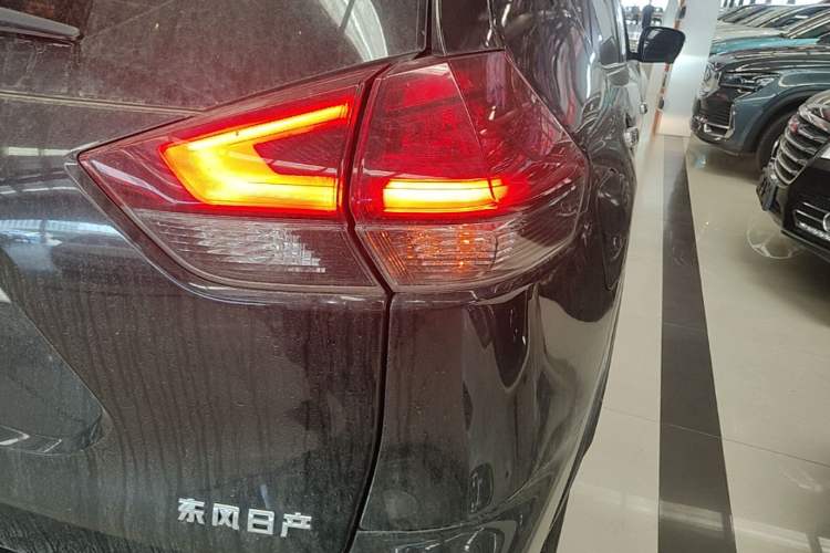Used Nissan X-Trail 2023 Classic 2.0L Two-Wheel Drive Smart Connect Premium Edition Right Rear Taillight