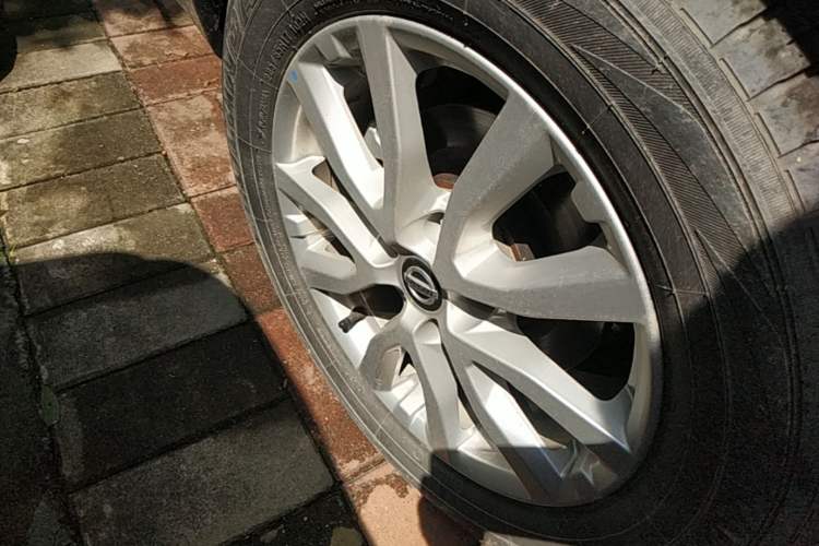 Used Nissan X-Trail 2023 Classic 2.0L Two-Wheel Drive Smart Connect & Comfort Edition Right Rear Wheel Hub