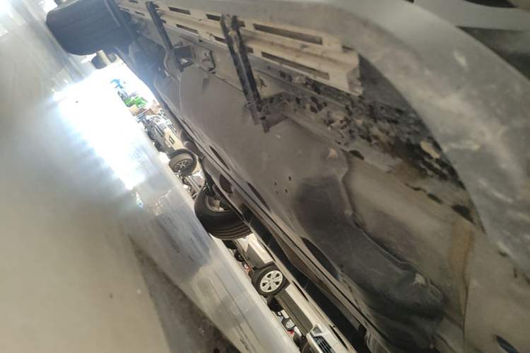 Used Nissan X-Trail 2023 Classic 2.0L Two-Wheel Drive Smart Connect Premium Edition Right Side Sill