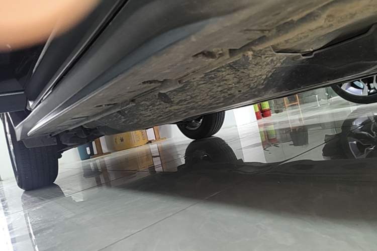 Used Nissan X-Trail 2023 Classic 2.0L Two-Wheel Drive Smart Connect Premium Edition Right Side Sill
