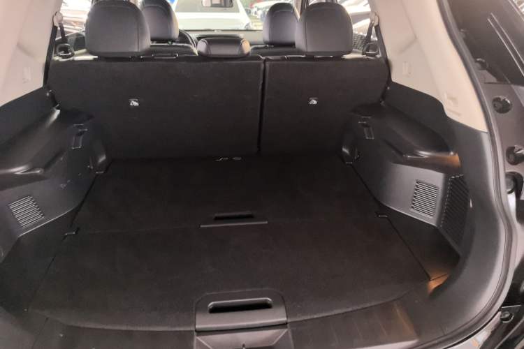 Used Nissan X-Trail 2023 Classic 2.0L Two-Wheel Drive Smart Connect & Comfort Edition Trunk