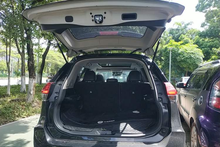 Used Nissan X-Trail 2023 Classic 2.0L Two-Wheel Drive Smart Connect & Comfort Edition Trunk