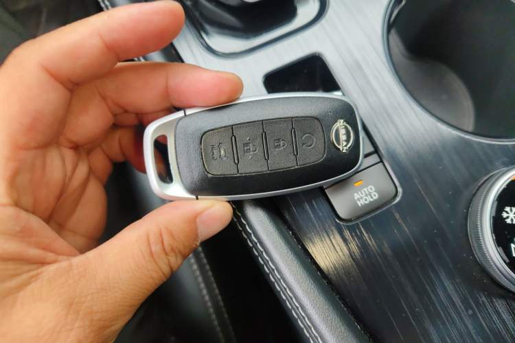 Used Nissan X-Trail 2023 e-POWER Ultra-Hybrid Dual-Motor All-Wheel-Drive Supreme Edition Vehicle Key