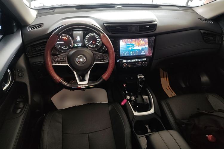 Used Nissan X-Trail 2023 Classic 2.0L Two-Wheel Drive Smart Connect & Comfort Edition Center Console