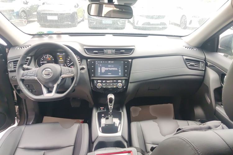 Used Nissan X-Trail 2023 Classic 2.0L Two-Wheel Drive Smart Connect & Comfort Edition Center Console