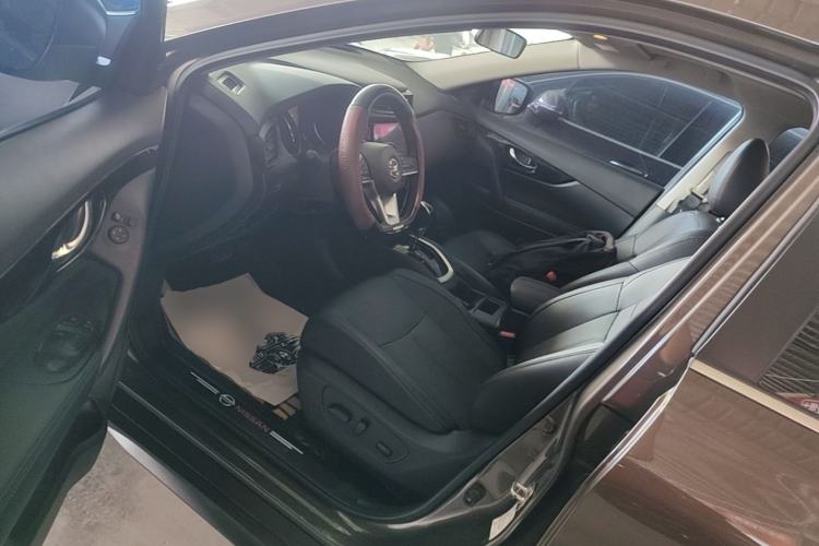 Used Nissan X-Trail 2023 Classic 2.0L Two-Wheel Drive Smart Connect & Comfort Edition Driver Seat